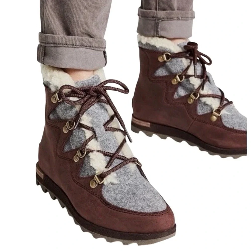 NWOB Sorel Women's SneakchicAlpine Waterproof‎ Booties Cattail.Size 7